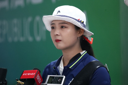 李佳蔓接受媒体采访