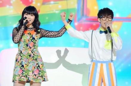 出席“2014青少年之日”活动