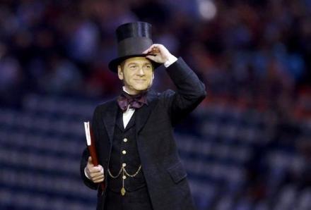 肯尼思·布拉纳在2012伦敦奥运会开幕式表演