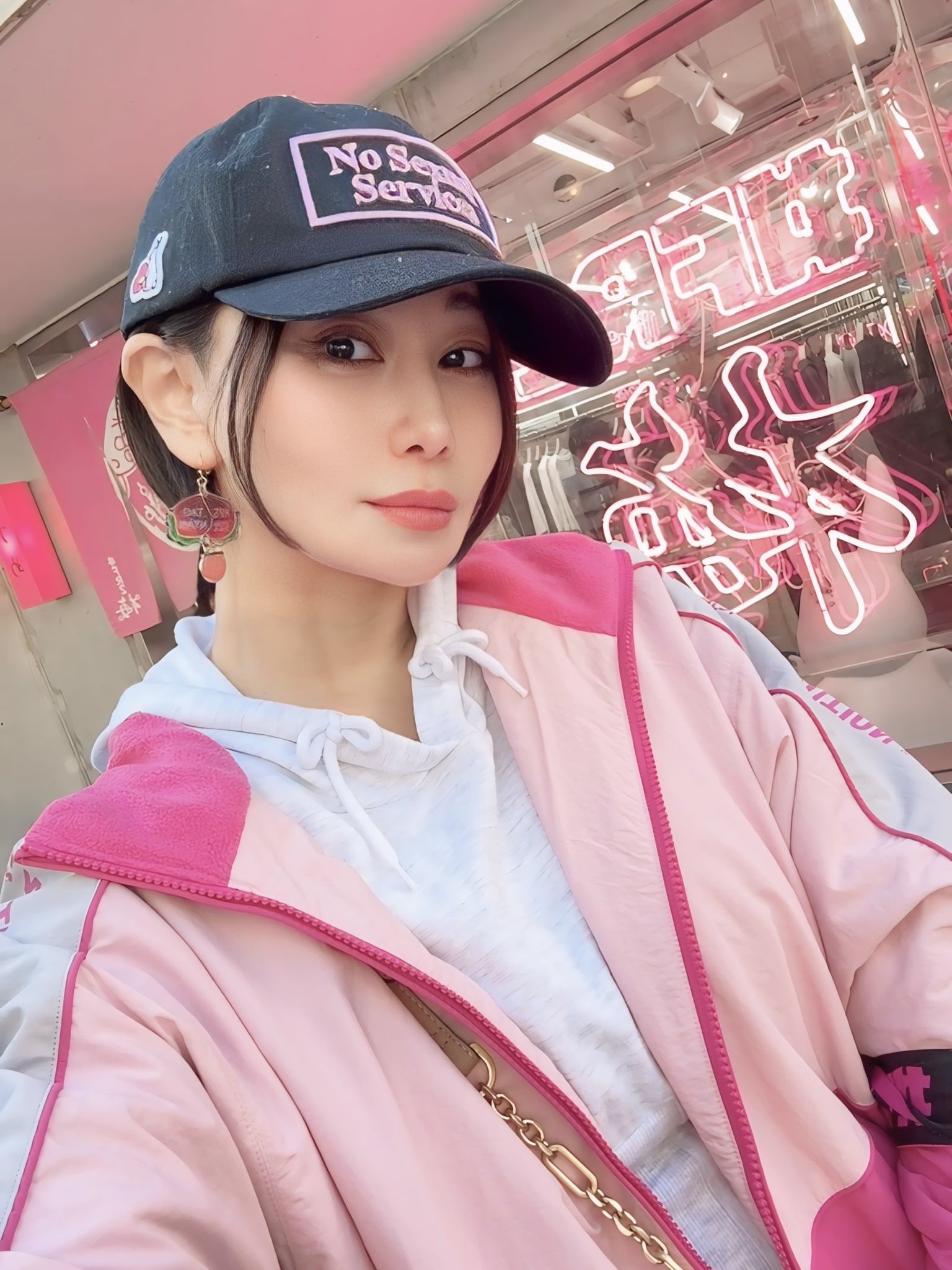 明里ともか