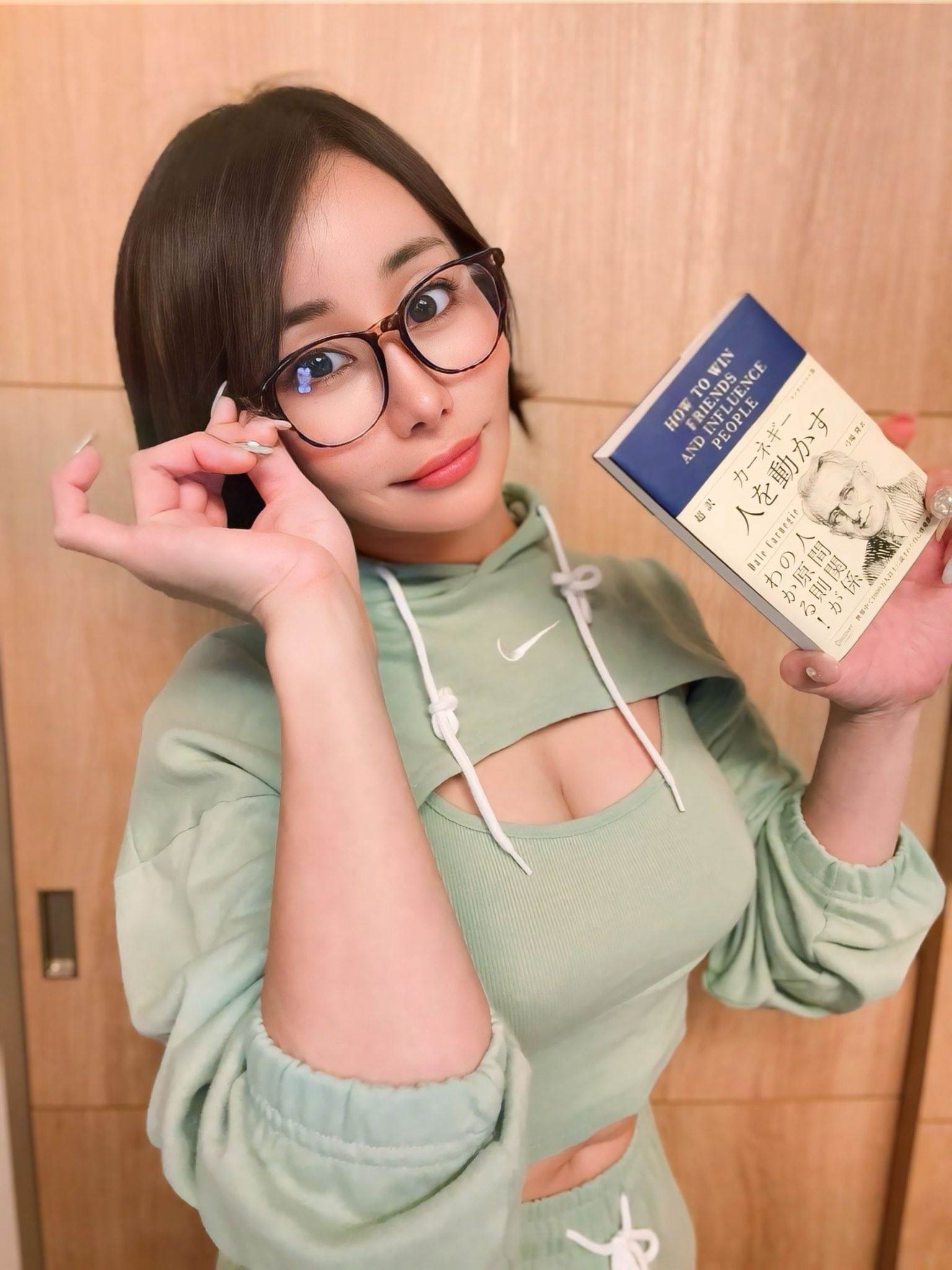 明里ともか